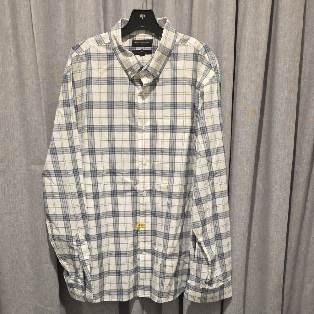 Banana Republic Untucked Fit Men's Grey and Blue Plaid Shirt